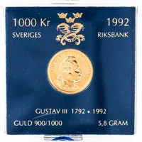 Minnesmynt "GUSTAV III 1792 - 1992" från 1992 i plastetui. Nominellt värde 1000kr. 5,8g 21,6K.  