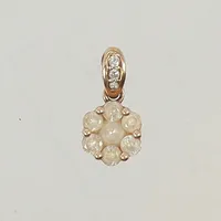 Hänge med vita stenar och diamanter 3xca0,02ct, 8x15mm, 14K Vikt: 1,4 g