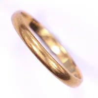 Ring, stl 20¼, bredd 3mm, 18K 2,8g Vikt: 2,8 g