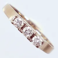 Ring diamanter  3x 0,10ct totalt 0,30ct vitguld, Ø18½, 18k  Vikt: 1,8 g