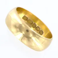 Ring, slät, stl 17, bredd 7mm, 18K Vikt: 6,1 g