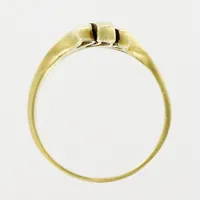 Ring, stl 18½, bredd 1-10mm, 14K.  Vikt: 2,9 g