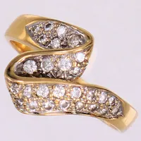 Ring med diamanter ca 0,40ctv, stl 17¼, bredd 13,1mm, 18K Vikt: 4,3 g