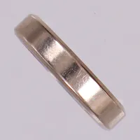 Ring, slät, stl 18½, bredd 3,6mm, gravyr, vitguld, 18K Vikt: 3,5 g