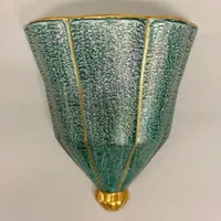 Väggvas, Josef Ekberg för Gustavsberg, keramik, iriserande grön glasyr med gulddekor, längd: 14cm, bredd: 12,5cm, märkt N-153 38, 1900-talets början Skickas med paket.
