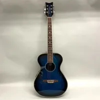 Semiakustisk gitarr, Daisy Rock Pixie, Blueberry Burst, California USA, kantskador på huvud, mjukt fodral.  Skickas med Bussgods eller PostNord