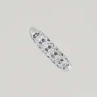 Ring med diamanter 5 x 0,03ct, Ø 17½ mm, bredd 4,7 mm 14K Vikt: 2,8 g