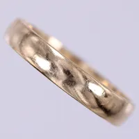 Ring, stl ca18¼, bredd ca 3,8mm, 18K Vikt: 3,3 g