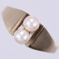 Ring med odlade pärlor Ø  4-4,1mm, stl 16¼, bredd ca 1,4-8,1mm, 8K  Vikt: 2 g