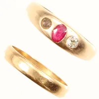 Två ringar, diamant 1x 0,10ct, röd sten, stl 18½-20, gravyr, 18K  Vikt: 8,9 g