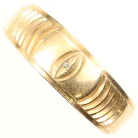 Ring, mönsterdekor, diamant ca 0,001ct, stl 19½, bredd 7mm, 14K  Vikt: 4,5 g