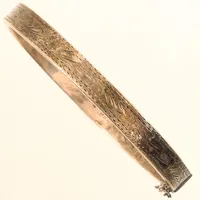 Armring mösterdekor, mått insida 18cm, bredd ca 7mm, säkerhetskedja, 925/1000 silver  Vikt: 11,5 g