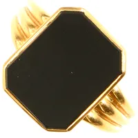 Ring svart sten, möjligen onyx, stl 17½, bredd 14,5mm, 18K  Vikt: 4,5 g