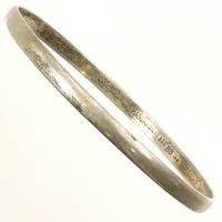 Armring, Ø63mm, bred 4,5mm skev, 835/1000 silver  Vikt: 10,6 g