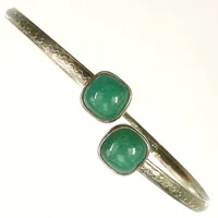 Armring, gröna stenar, Ø67mm, bredd 11mm, mönsterdekor, skev, 835/1000 silver  Vikt: 15,5 g