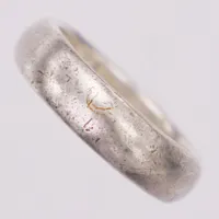 Ring, slät, Guldfynd, stl 15¼, bredd 5mm, sliten, 925/1000 silver Vikt: 3,7 g