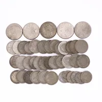 Mynt, fem 2-kronor, 31 1-kronor 1942-1966, sex 50-öringar, silverhalt 40%, silver 400/1000 Vikt: 315 g