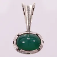 Hänge med grön sten, troligen grön onyx, ca 28x17mm, silver 830/1000 Vikt: 4,4 g