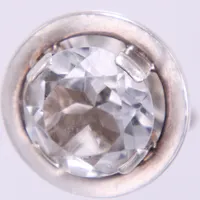 Ring med vit sten, stl ca 18, bredd ca 3,6-23,4mm, justerbar, 830/1000 silver  Vikt: 10,3 g