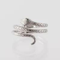 Ring "orm med stenprydda ögon" storlek 17 mm, bredd 5-15.9 mm, silver 925/1000. Vikt: 4,2 g