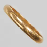 Ring, slät, Ø18½, bredd:3mm, gravyr, 18K.