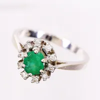 Ring, diamanter 10 x ca 0,005ct, 8/8-slipade, smaragd, stl 17¼, bredd 2-10mm, vitguld, 18K.  Vikt: 3,4 g