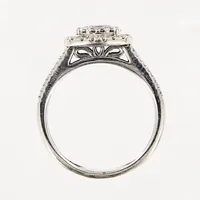 Ring, diamanter 0,71ctv enligt gravyr, stl 16¼, bredd 3-10mm, GHA, vitguld, 18K Vikt: 5 g