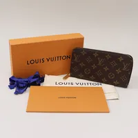 Plånbok Louis Vuitton Zippy, M42616, brun monogramcanvas, 19,5x10cm, kopia på orderbekräftelse, fint skick, viss lukt, dustbag, kartong.