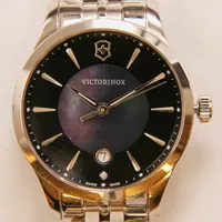 Armbandsur Victorinox Alliance, 35mm, stål, quartz, ref:V241751, pärlemortavla, diamantindex, stållänk, inga tillbehör Vikt: 0 g