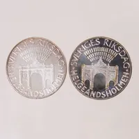 Två Minnesmynt, Sveriges Riksdag Helgeandsholmen 1983, 100kr, Ø 32mm, plastetui, Silver 925/1000.  Vikt: 32,1 g