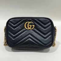 Väska Gucci GG Marmont Matelassé Mini Bag, svart läder, mått 18x12x6cm, numrerad, fläckar invändigt, slitage, kvitto London 2018, dustbag. 