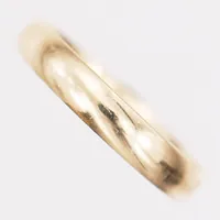 Ring, stl: 20 ¾, bredd ca 4mm, 14K Vikt: 2,2 g