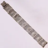 Armband, längd 16,5cm, bredd 20mm, silver.  Vikt: 33,1 g