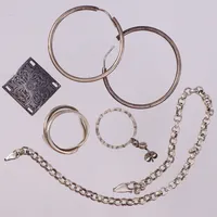 Örhängen, armband och länkdel, defekt, udda, silver  Vikt: 22,2 g