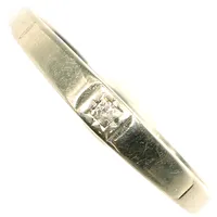 Ring med diamant, 0,02ct, enligt gravyr, vitguld, stl 18¾, bredd ca 3mm, 18K Vikt: 1,8 g
