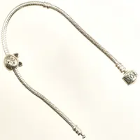 Armband med berlock, Pandora, lä'ngd ca 19cm, bredd ca 3mm, 925/1000 Silver Vikt: 17,9 g