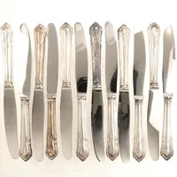 Tolv knivar, längd ca 21cm, blad i stål, bruttovikt: 725,29g, 830/1000 silver