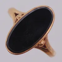Ring med svart onyx stl 17½, Art Deco-stil, bredd 2-17mm, GD&Co (G. Dahlgren & Co) Malmö 1929  Vikt: 4,7 g