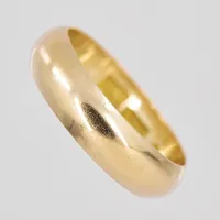 Ring, stl 16½, bredd 4,8mm, graverad, 18K Vikt: 4 g