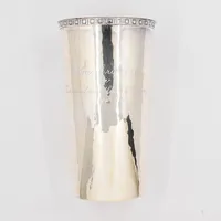 Vas, höjd 15,5cm, personligt graverad, Ø 9cm, silversmed Eric Löfman, Handmade, Mema, silver 830/1000 Vikt: 274,2 g