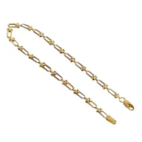 Armband, 18K guld, modell med klotdekor, stämplar Rs 750, längd 17,5 cm, bredd 4 mm, fint skick Vikt: 2,2 g
