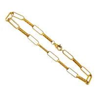 Armband, 18K guld, modell med mönstrade länkbitar, ej märkesdesign, stämplar Au750 och JDD, längd 18,5 cm, bredd 4 mm, fint skick Vikt: 3,5 g