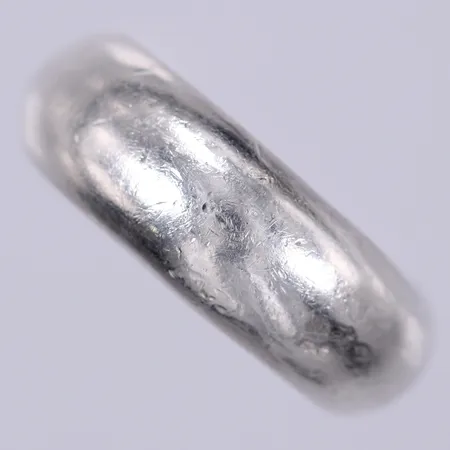 Ring, stl: 17, bredd: ca 7mm, något repig, 925/1000, silver Vikt: 11,4 g