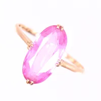 Ring med rosa sten, stl 17¼, bredd 1-15mm, mindre repor på sten, 18K Vikt: 2,2 g