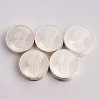 25st 5 dollarsmynt i silver, Maple Leaf, Kanada, 1 oz, ca 31,1g/st, 999/1000, original mynttub, total vikt 778,4g.