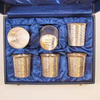 6 Snappsglas i silver, höjd: 48mm, Silversmed Thorbjörn Groth, tillhörande schatull med graverad silverplatta, 925/1000  Vikt: 281,3 g