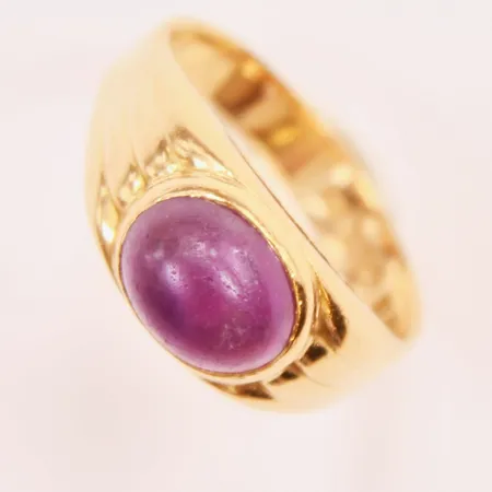 Ring, ametist, Ø17½, bredd: 3,7-8,5mm, 18K Vikt: 4,1 g