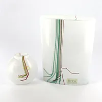 Två vaser ur serien Rainbow, Formgivare: Bertil Vallien för Kosta Boda, Höjd: 16,5cm samt 7,5cm  Skickas med paket.