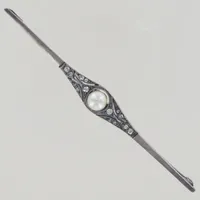 Brosch med pärla/stenar, längd 8 cm, silver 835/1000 Vikt: 5,1 g
