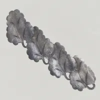 Brosch, längd 5 cm, bredd 1,5 cm, silver 835/1000, 3,3 gr Vikt: 3,3 g